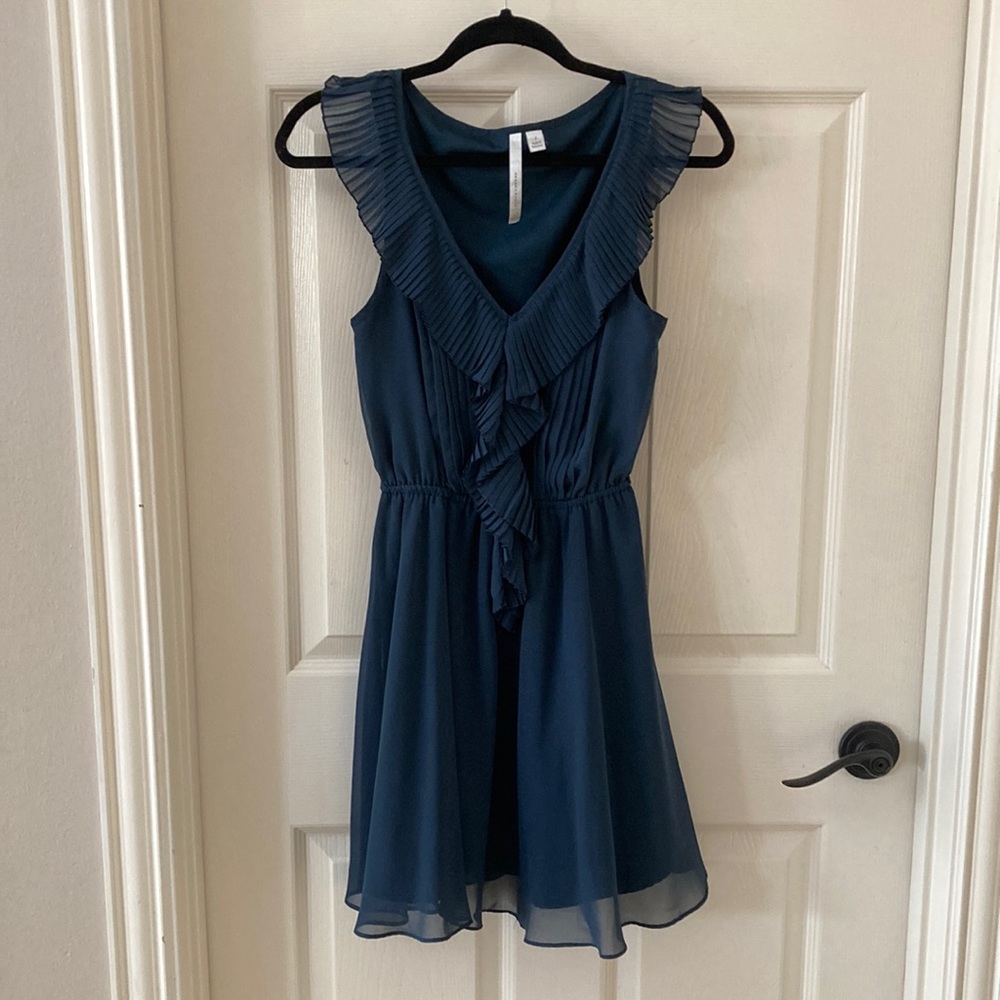Lauren Conrad Blue V-Neck Pleated Mini Dress Ruffles  Casual A Line Size 2 VEUC